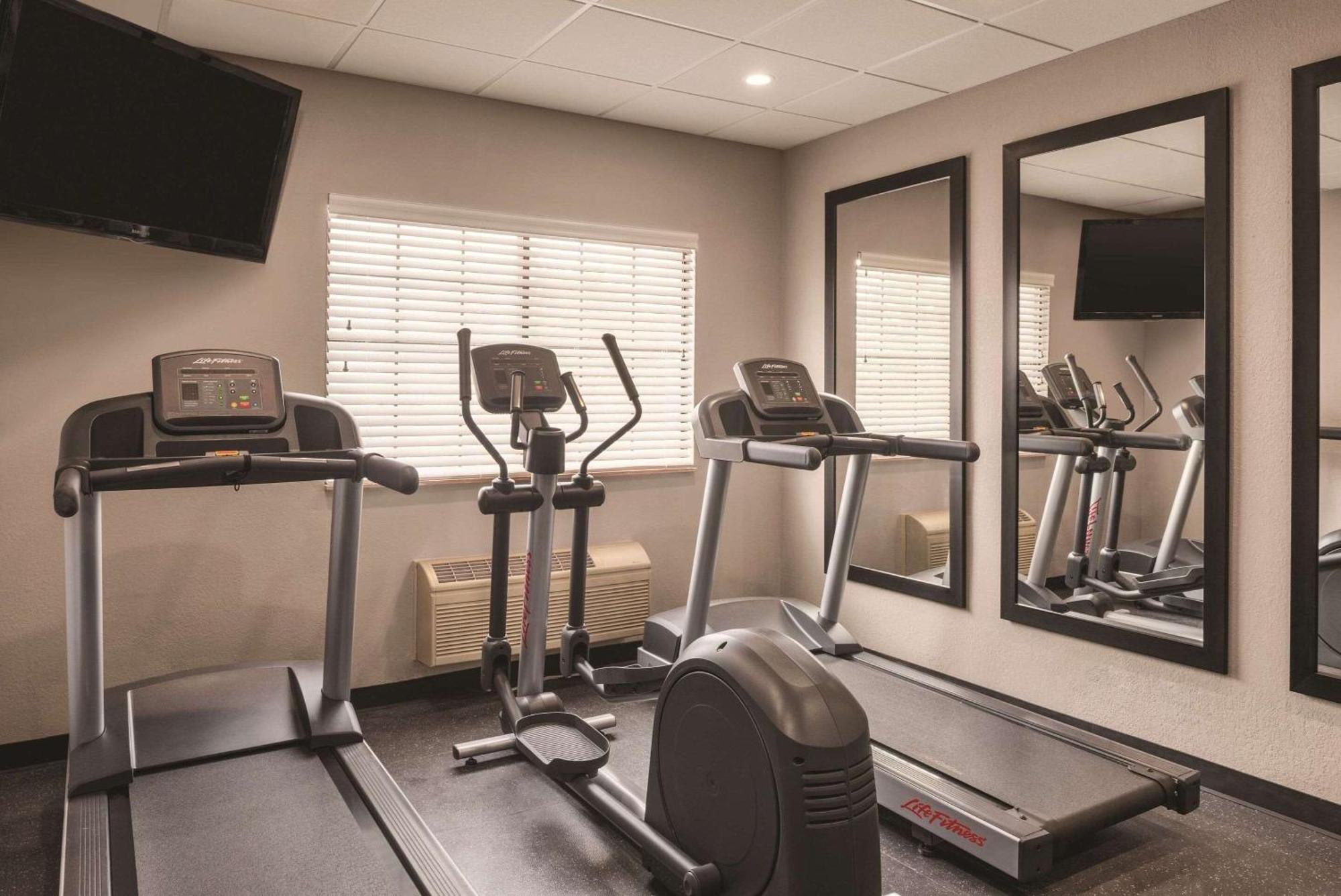 Country Inn & Suites By Radisson, Chicago-Hoffman Hoffman Estates Bagian luar foto